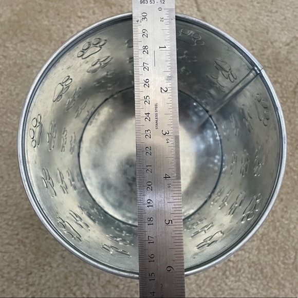 Silver dog treat tin container - Picture 4 of 4